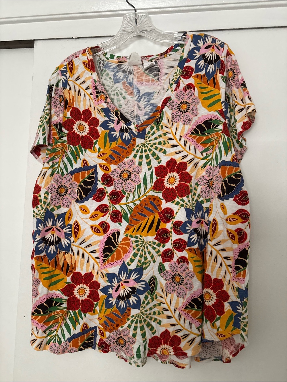 C&C California Floral V-Neck Women's Top - Multicolor 1X